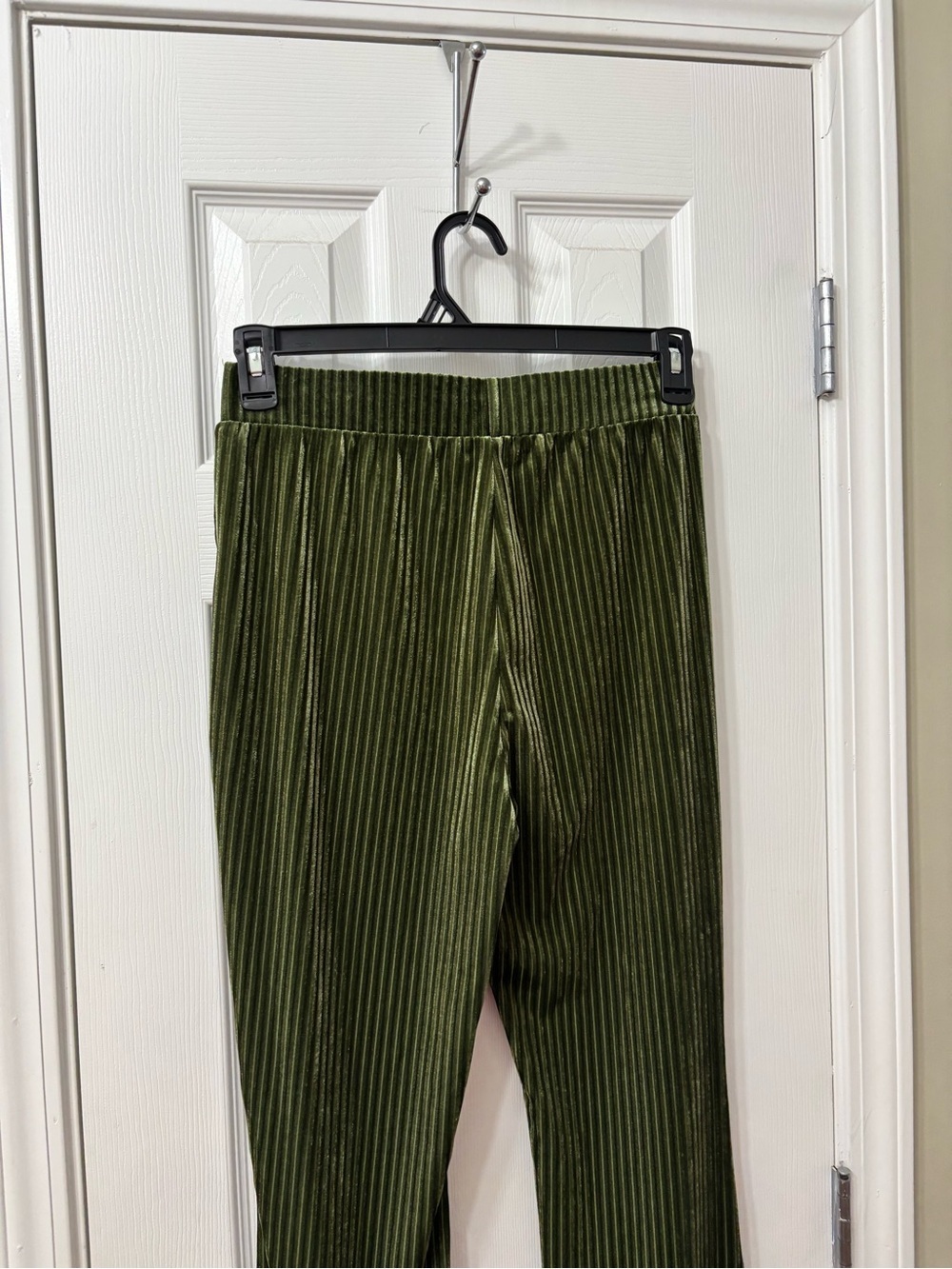 SHEIN Olive Green Pull On Velvet Ribbed Flare Pants Size Large High Rise Stretch - Picture 6 of 8